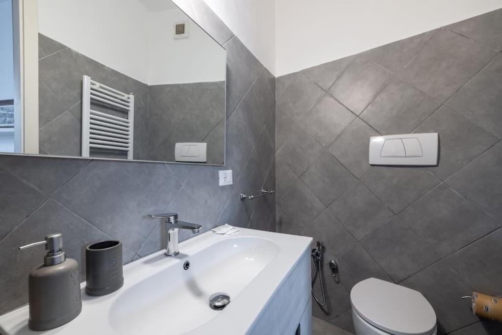 Colosseum Charming Apartment روما المظهر الخارجي الصورة