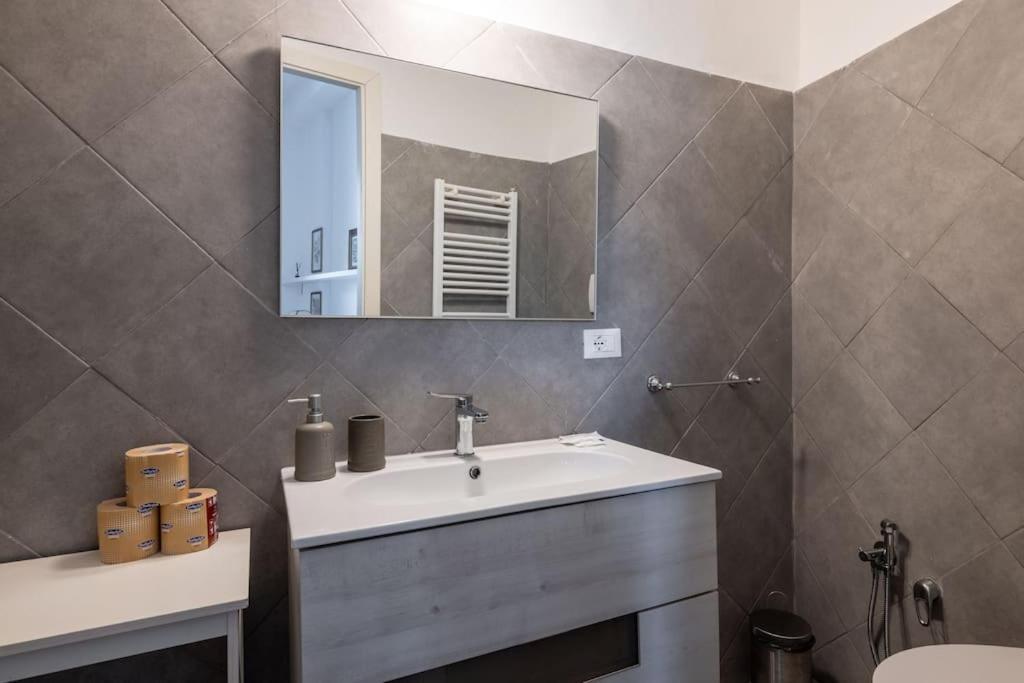 Colosseum Charming Apartment روما المظهر الخارجي الصورة