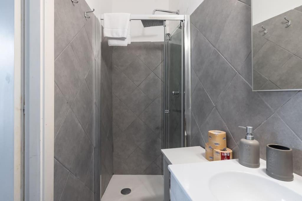 Colosseum Charming Apartment روما المظهر الخارجي الصورة